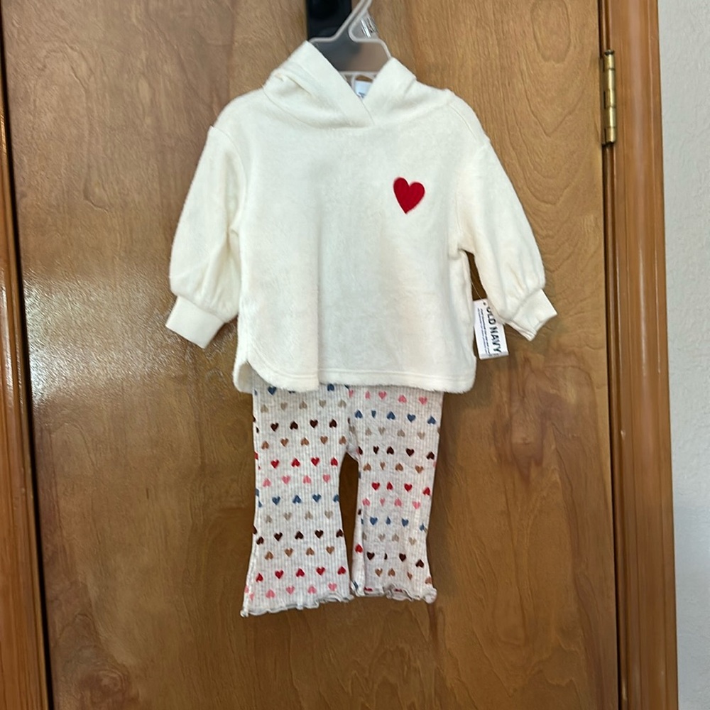 Old Navy 2 piece hoodie love heart fleece set